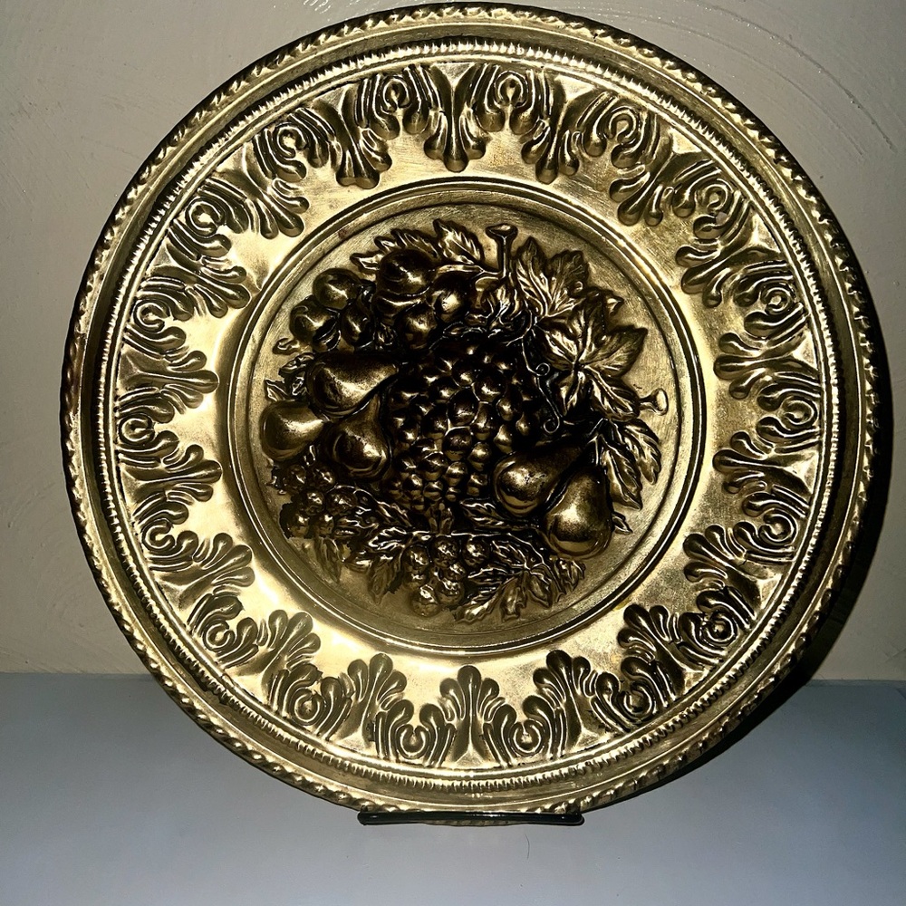 Vintage Decorative Gold Wall Plate with Fruit Medallion 0030